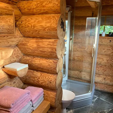 Russet & Rowanberry - Russet House Paide